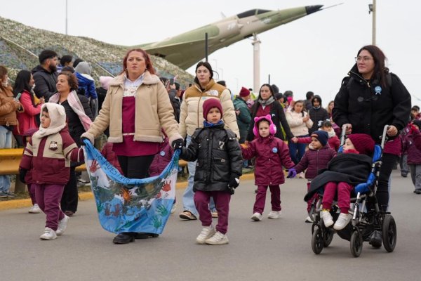 Mas de 200 instituciones estuvieron presentes en el desfile del 2 de abril
